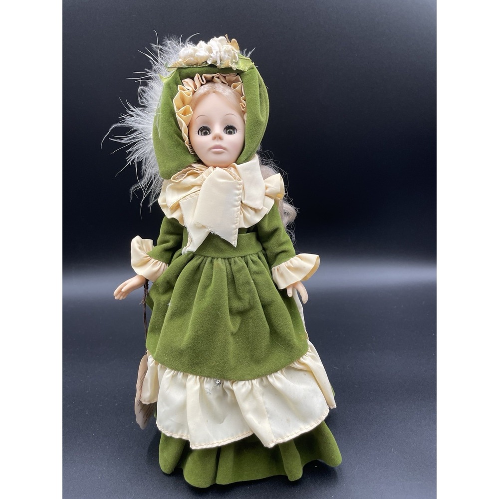 Currier and Ives Doll‎ Collection "Wayside Inn"